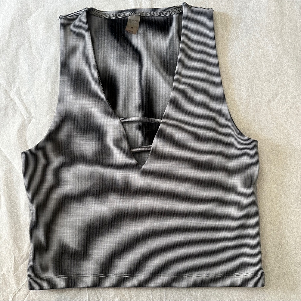 Beyond Yoga grey
Heather Rib Cropped Tank